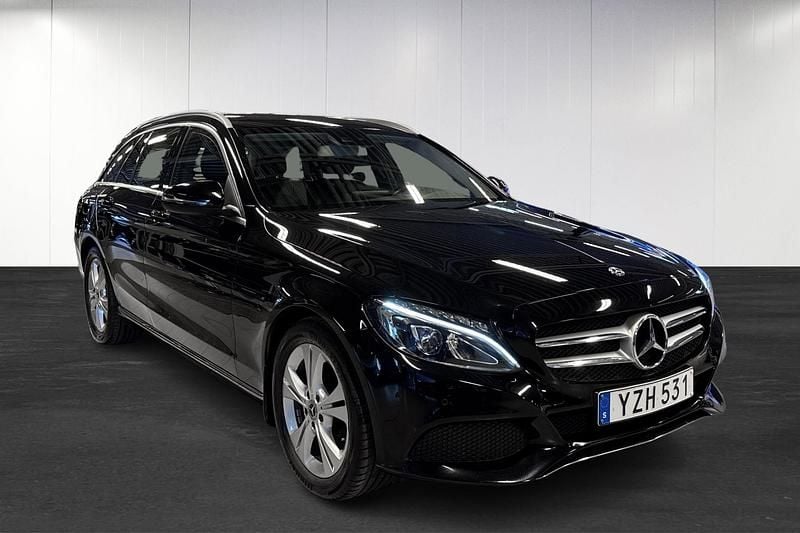 Begagnad Mercedes C180 Avantgarde 156 HK (114 kW) 2018 Svart Kombi