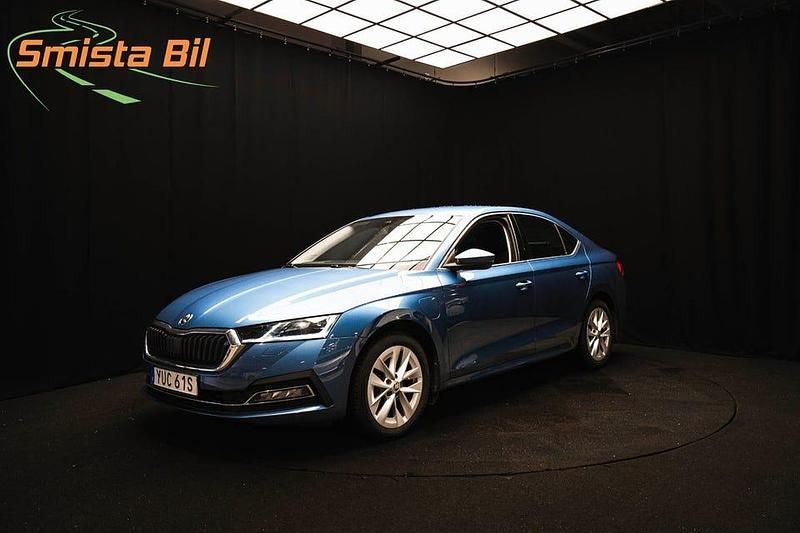 Blå Begagnad 2021 Skoda Octavia Style Halvkombi | 229 400 kr (Superpris) - Bild 1/3