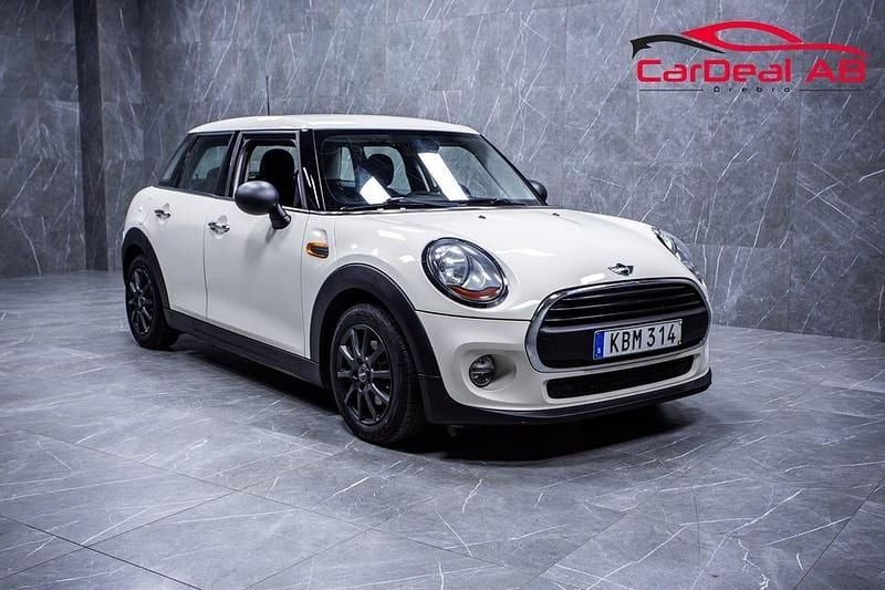 Begagnad Mini ONE Pepper 102 HK (75 kW) 2015 Vit Halvkombi
