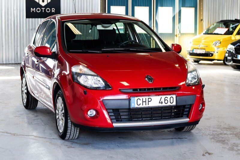 Röd Begagnad 2011 Renault Clio R.S. Halvkombi | 59 900 kr (Dyr) - Bild 1/4