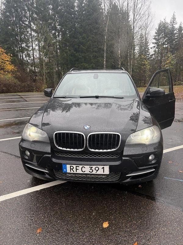 Svart Begagnad 2008 BMW X5 Sport Line SUV | 120 000 kr (Dyr) - Bild 1/4