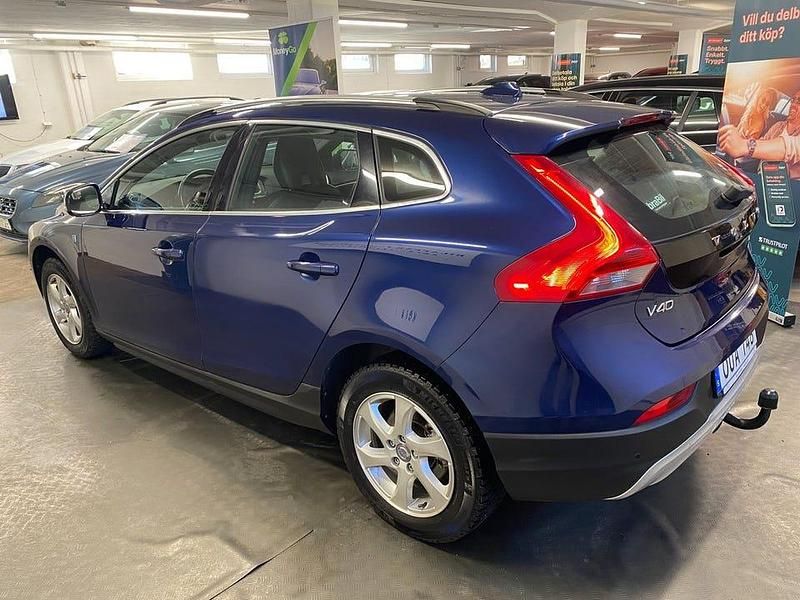 Begagnad Volvo V40 CC Ocean Race 116 HK (85 kW) 2015 Blå Kombi