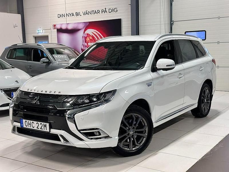 Vit Begagnad 2019 Mitsubishi Outlander P-HEV SUV | 209 900 kr (Bra pris) - Bild 1/4