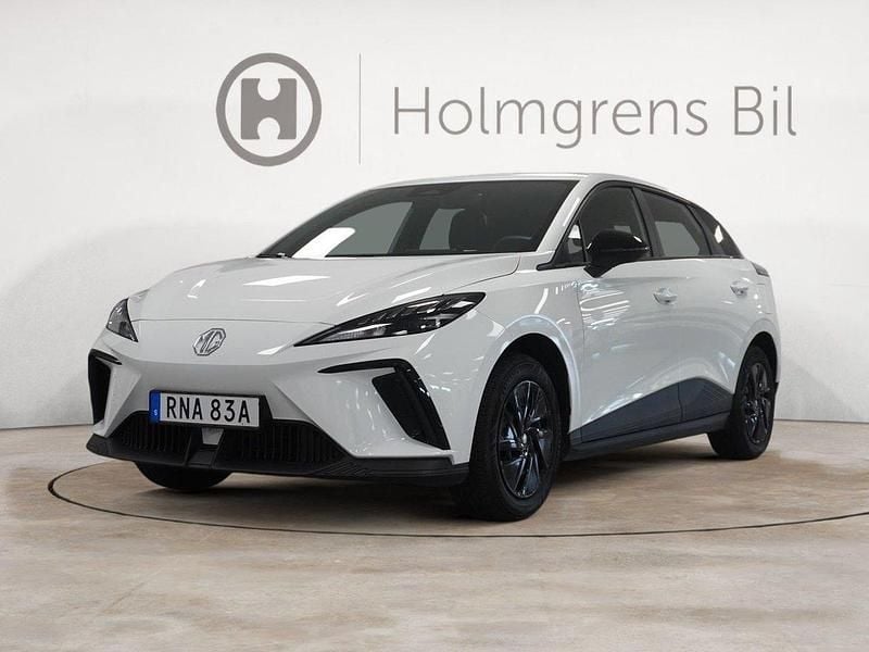 Vit Begagnad 2022 MG MG4 EV Halvkombi | 224 800 kr - Bild 1/4