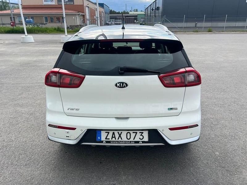 Begagnad Kia Niro Advance 142 HK (104 kW) 2017 Vit SUV