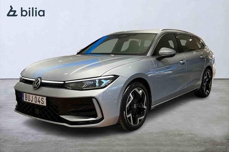 Silver Begagnad 2025 VW Passat Kombi | 429 900 kr - Bild 1/1