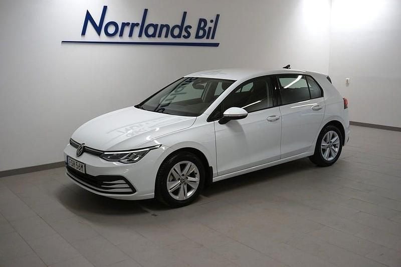 Begagnad VW Golf VIII Life 150 HK (110 kW) 2024 Vit (pure white) Halvkombi