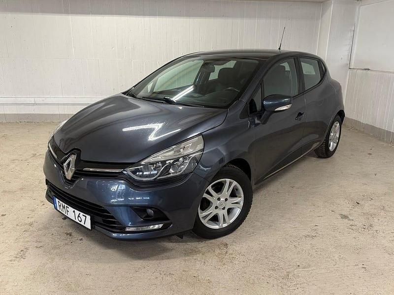Grå Begagnad 2017 Renault Clio IV Expression Halvkombi | 69 900 kr (Bra pris) - Bild 1/4
