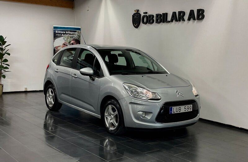 Silver Begagnad 2011 Citroën C3 Halvkombi | 39 900 kr (Marknadspris) - Bild 1/4