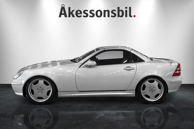 Begagnad Mercedes SLK320 218 HK (160 kW) 2000 Silver Cab