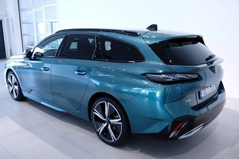 Begagnad Peugeot 308 GT 131 HK (96 kW) 2022 Blå Halvkombi
