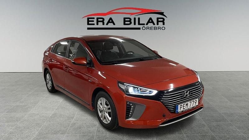Orange Begagnad 2017 Hyundai Ioniq Premium Sedan | 144 900 kr (Marknadspris) - Bild 1/4