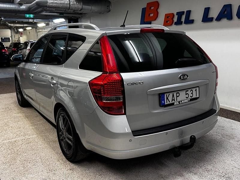 Begagnad Kia Ceed Sportswagon EX 116 HK (85 kW) 2009 Silver Kombi
