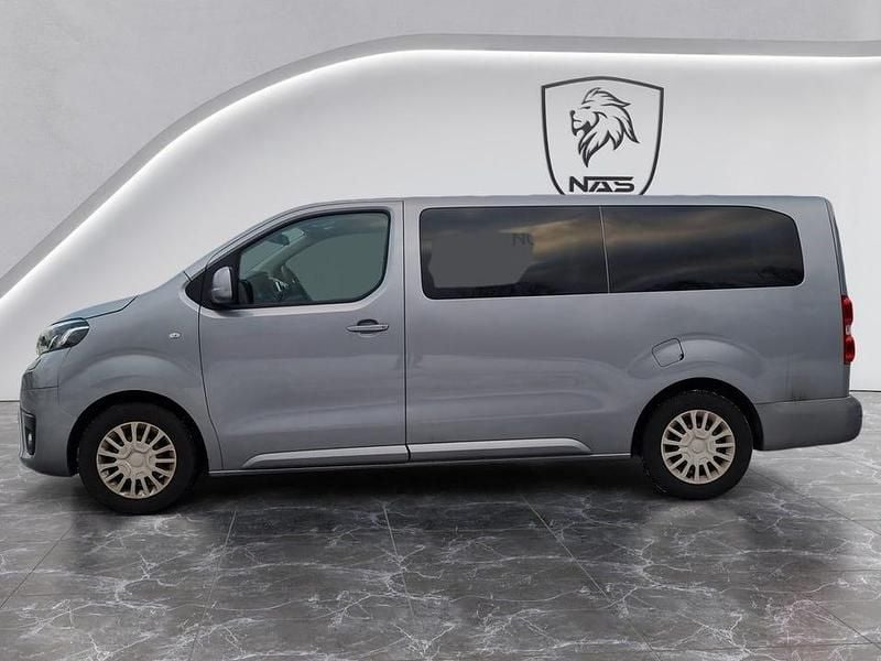 Begagnad Toyota Proace Verso 122 HK (89 kW) 2020 Silver Kombi