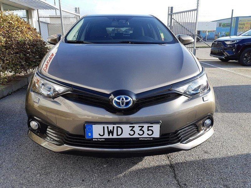Toyota auris 2018 hybrid