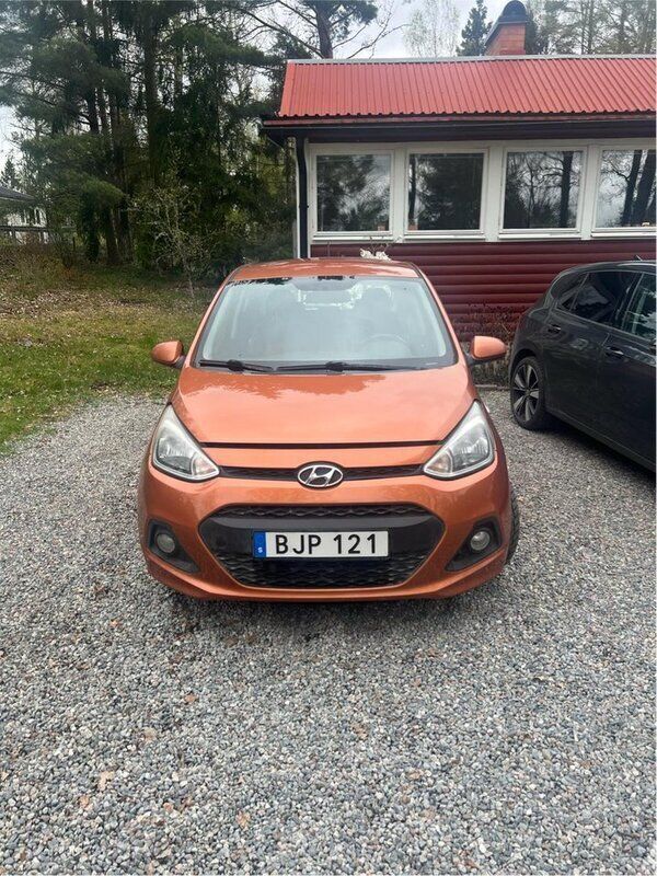 Orange Begagnad 2014 Hyundai i10 Halvkombi | 38 000 kr (Bra pris) - Bild 1/4