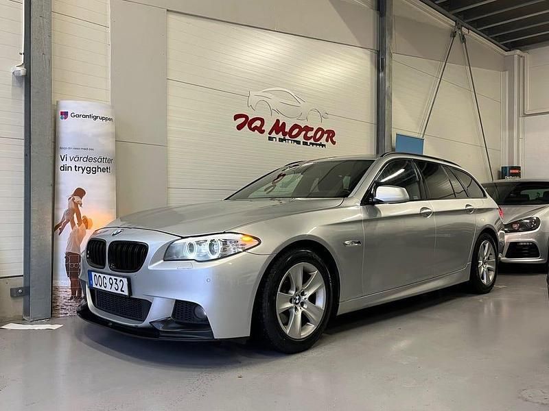 Ljusgrå Begagnad 2011 BMW 520 M Sport Kombi | 84 900 kr (Lite dyr) - Bild 1/4