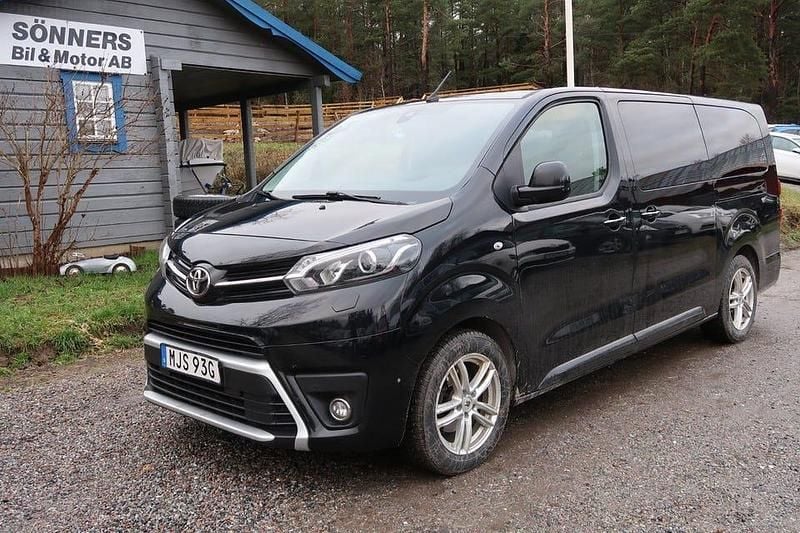 Svart Begagnad 2019 Toyota Proace Verso Kombi | 157 500 kr (Superpris) - Bild 1/4