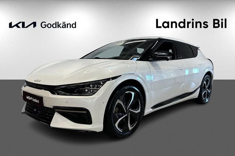 Vit (vit pearl metallic) Begagnad 2022 Kia EV6 3 SUV | 399 300 kr - Bild 1/4