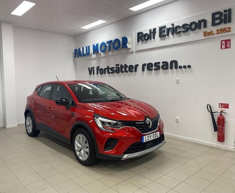 Röd Begagnad 2023 Renault Captur Zen SUV | 219 500 kr (Marknadspris) - Bild 1/4