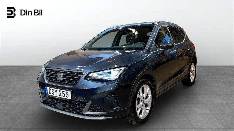 Grå Begagnad 2022 Seat Arona FR SUV | 199 900 kr (Marknadspris) - Bild 1/4