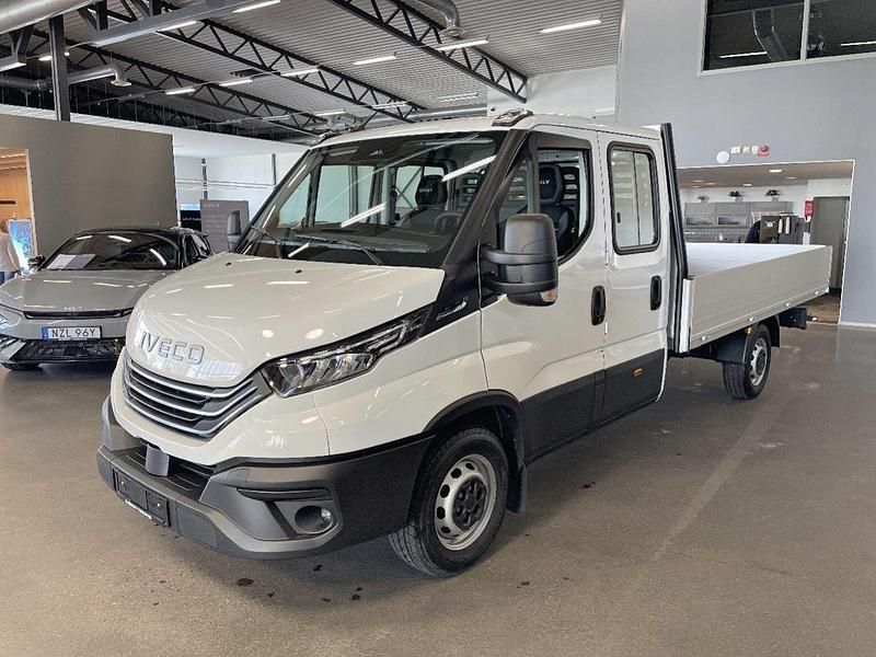 Vit Ny 2025 Iveco Daily Van | 698 750 kr (Dyr) - Bild 1/4