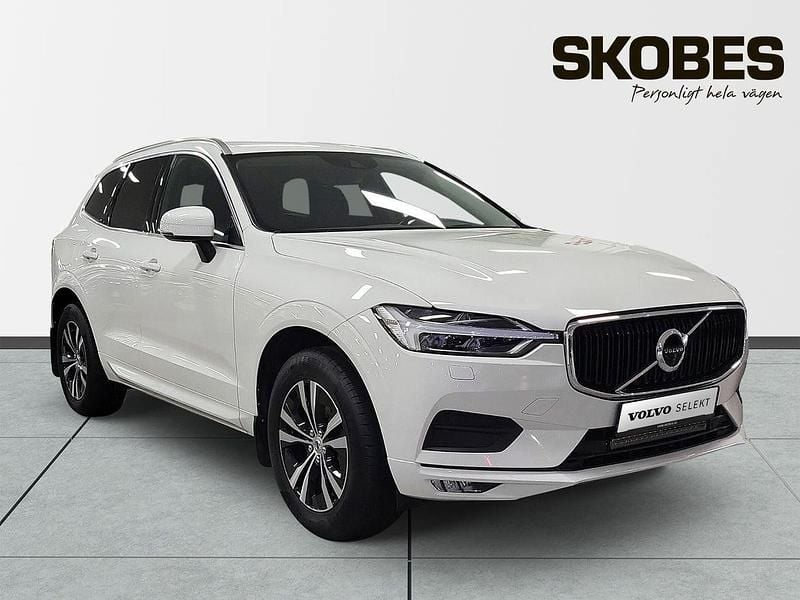 Vit Begagnad 2020 Volvo XC60 Momentum SUV | 339 400 kr (Bra pris) - Bild 1/4