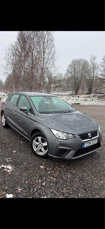 Grå Begagnad 2018 Seat Ibiza Style Halvkombi | 105 000 kr (Marknadspris) - Bild 1/4