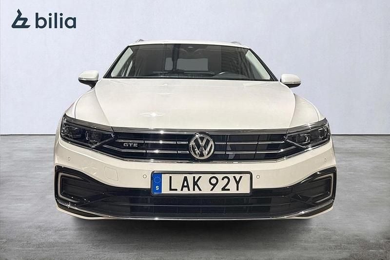Begagnad VW Passat GTE 220 HK (161 kW) 2019 Vit Kombi