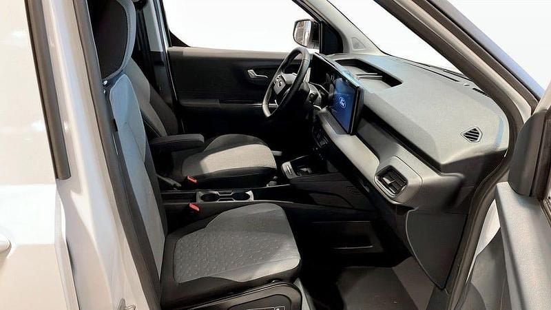 Begagnad Ford Courier Limited 100 kW (136 HK) 2025 Vit (white) Minibuss