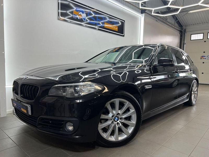 Svart Begagnad 2015 BMW 520 Kombi | 129 900 kr (Bra pris) - Bild 1/4
