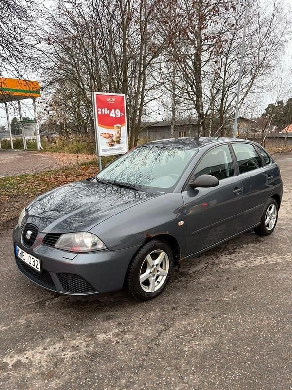 Begagnad 2008 Seat Ibiza Halvkombi | 25 000 kr (Marknadspris) - Bild 1/4