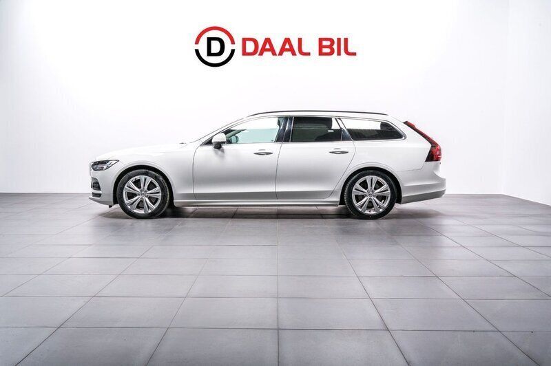 Vit Begagnad 2022 Volvo V90 Momentum Kombi | 279 000 kr (Marknadspris) - Bild 1/4