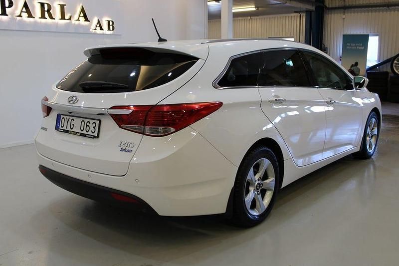 Begagnad Hyundai i40 136 HK (100 kW) 2012 Vit Kombi