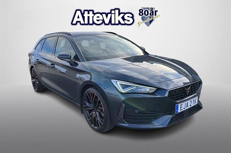 Grå Begagnad 2023 Cupra Leon Kombi | 274 902 kr (Marknadspris) - Bild 1/4