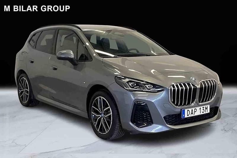 Grå Begagnad 2025 BMW 230e Active Tourer Minibuss | 509 000 kr - Bild 1/1