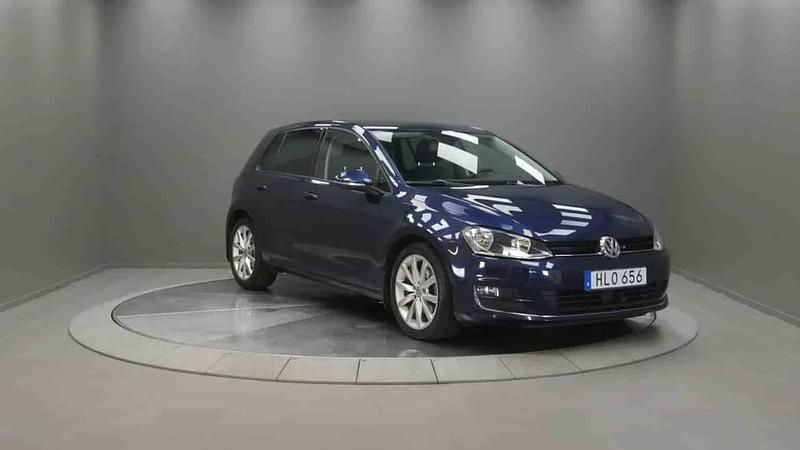 Blå Begagnad 2015 VW Golf VII Halvkombi | 159 000 kr (Lite dyr) - Bild 1/1