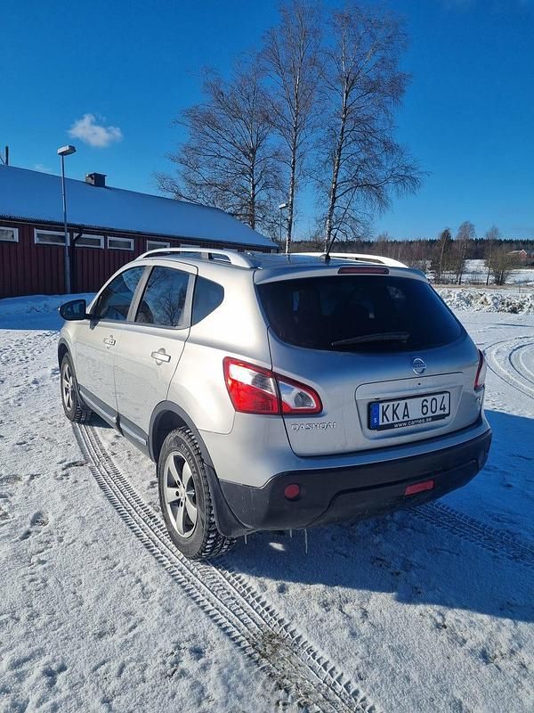 Begagnad Nissan Qashqai 150 HK (110 kW) 2013 SUV