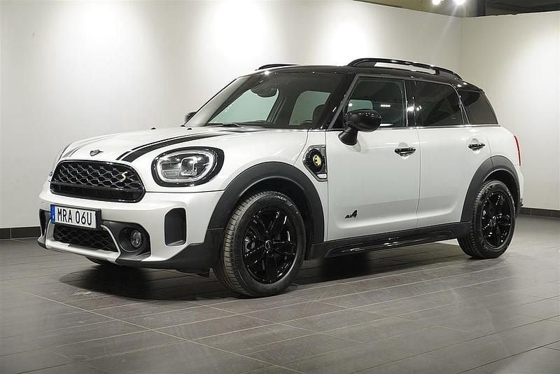 Silver Begagnad 2022 Mini Cooper Countryman Essential SUV | 319 000 kr (Marknadspris) - Bild 1/4