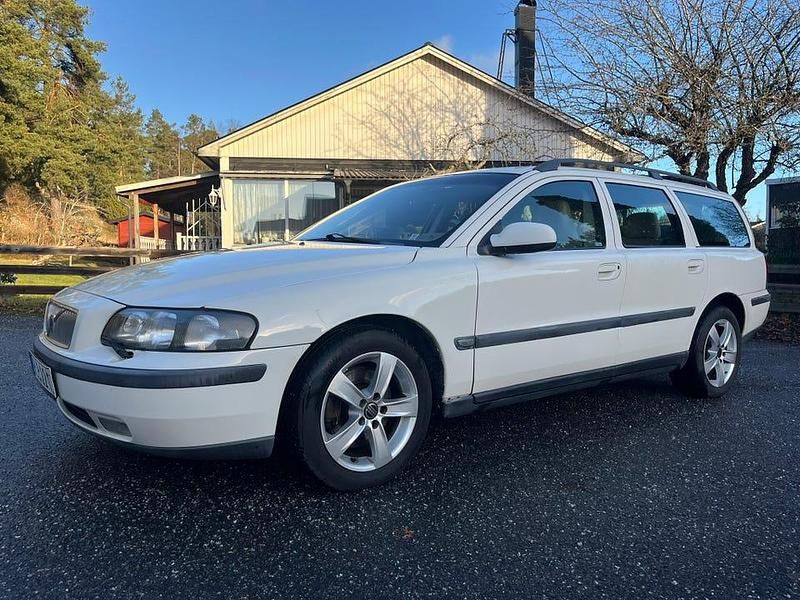 Begagnad 2000 Volvo V70 Kombi | 38 500 kr (Dyr) - Bild 1/4