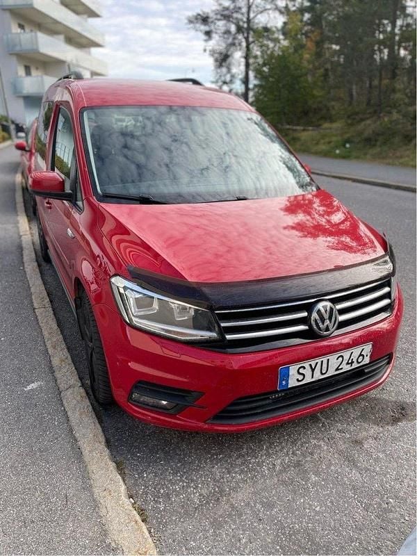 Röd Begagnad 2017 VW Caddy Minibuss | 162 000 kr (Lite dyr) - Bild 1/4