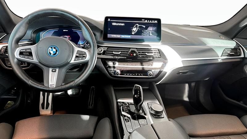 Begagnad BMW 530e M Sport 291 HK (214 kW) 2023 Svart (black) Kombi