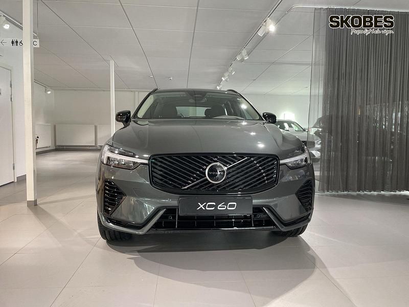 Ny Volvo XC60 2026 Grön SUV