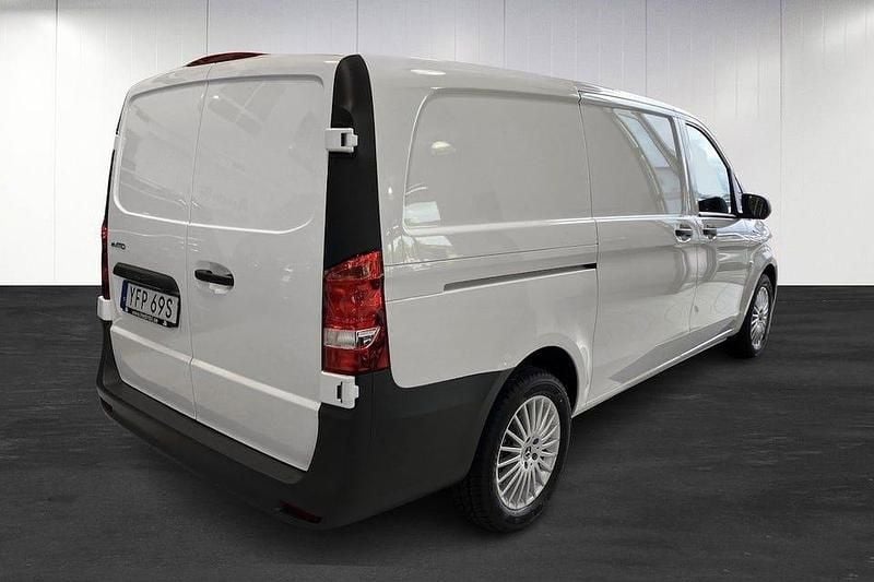 Begagnad Mercedes e-Vito 85 kW (116 HK) 2024 Vit Minibuss