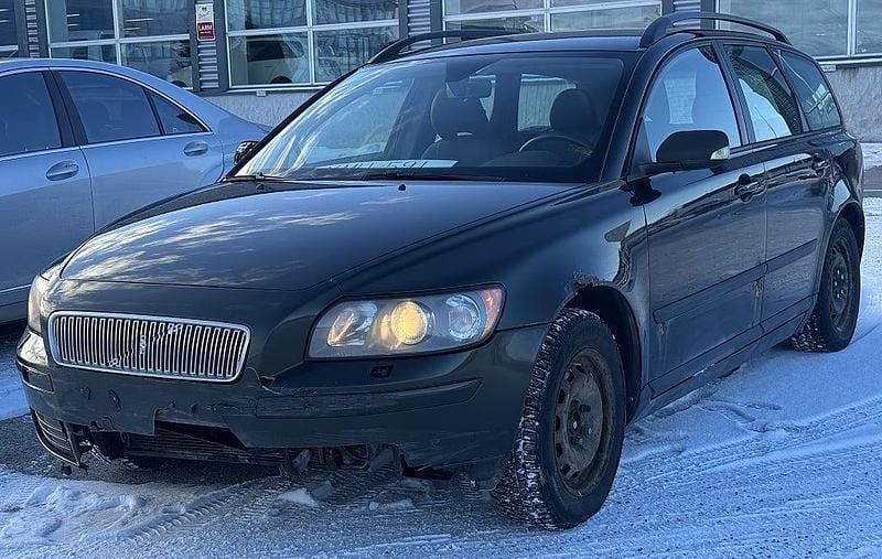 Grön Begagnad 2006 Volvo V50 Kombi | 9 900 kr (Superpris) - Bild 1/4