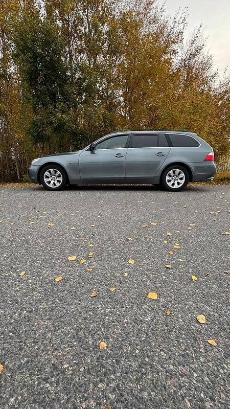 Begagnad BMW 530 258 HK (189 kW) 2006 Kombi
