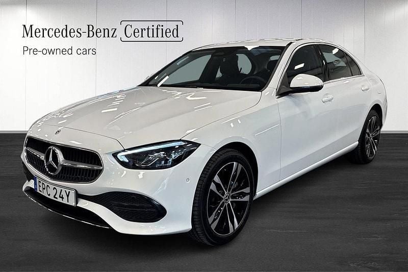 Vit Begagnad 2024 Mercedes C300e Sedan | 459 000 kr (Superpris) - Bild 1/4