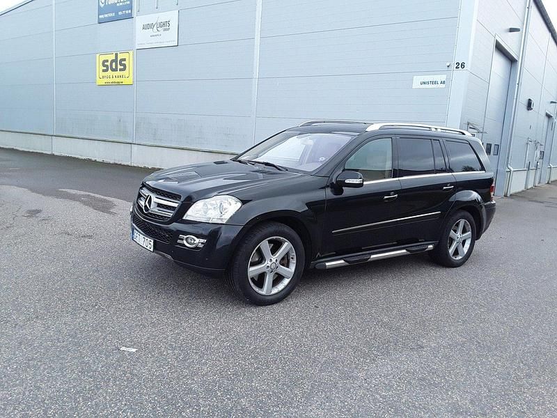 Svart Begagnad 2008 Mercedes GL420 SUV | 122 000 kr - Bild 1/4