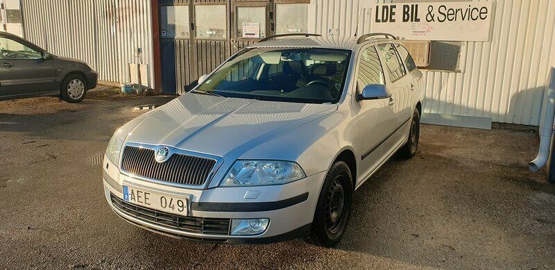 Silver Begagnad 2007 Skoda Octavia Kombi | 29 900 kr (Bra pris) - Bild 1/4
