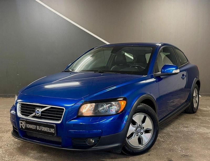 Blå Begagnad 2009 Volvo C30 Momentum Halvkombi | 39 900 kr (Marknadspris) - Bild 1/4